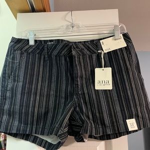JC Penny ANA brand, women’s shorts NEW with tags! Size 8